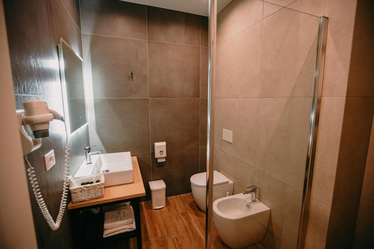 Hotel Delta Durrës Buitenkant foto