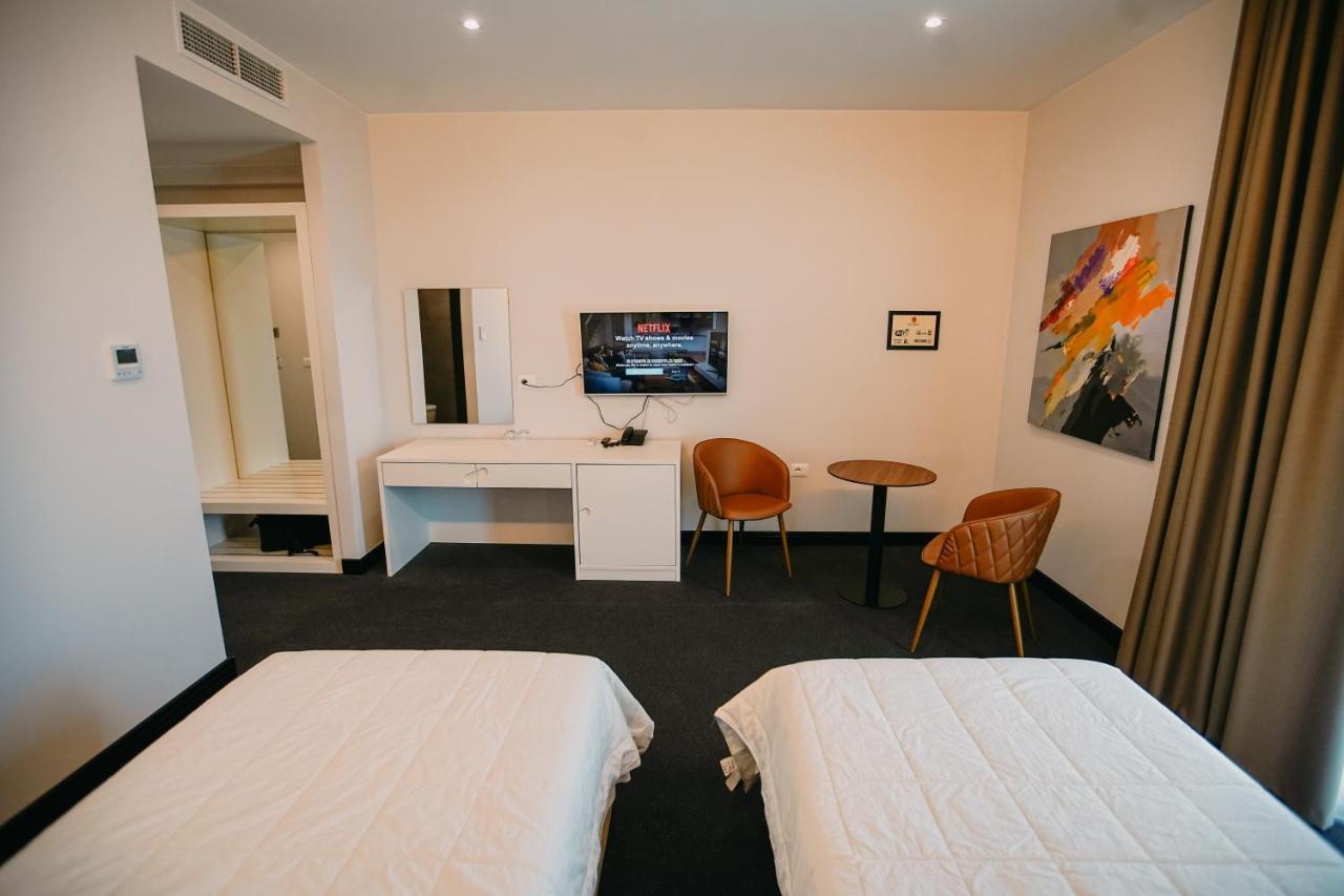 Hotel Delta Durrës Buitenkant foto