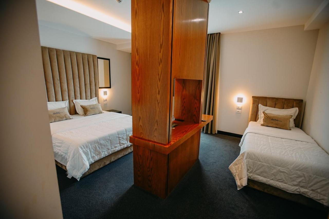 Hotel Delta Durrës Buitenkant foto