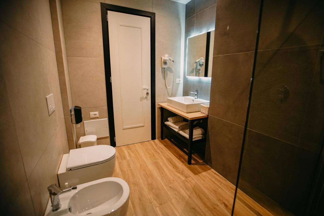 Hotel Delta Durrës Buitenkant foto