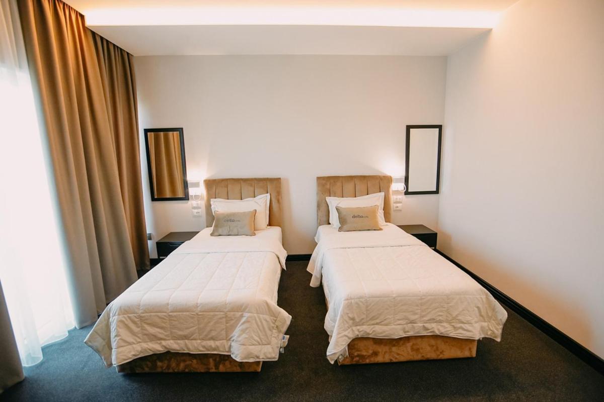 Hotel Delta Durrës Buitenkant foto