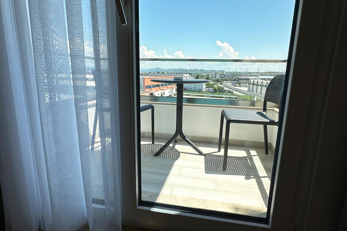 Hotel Delta Durrës Buitenkant foto