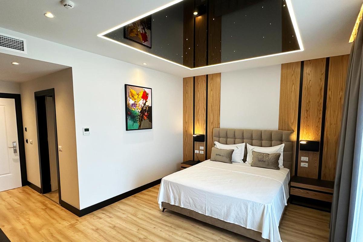 Hotel Delta Durrës Buitenkant foto