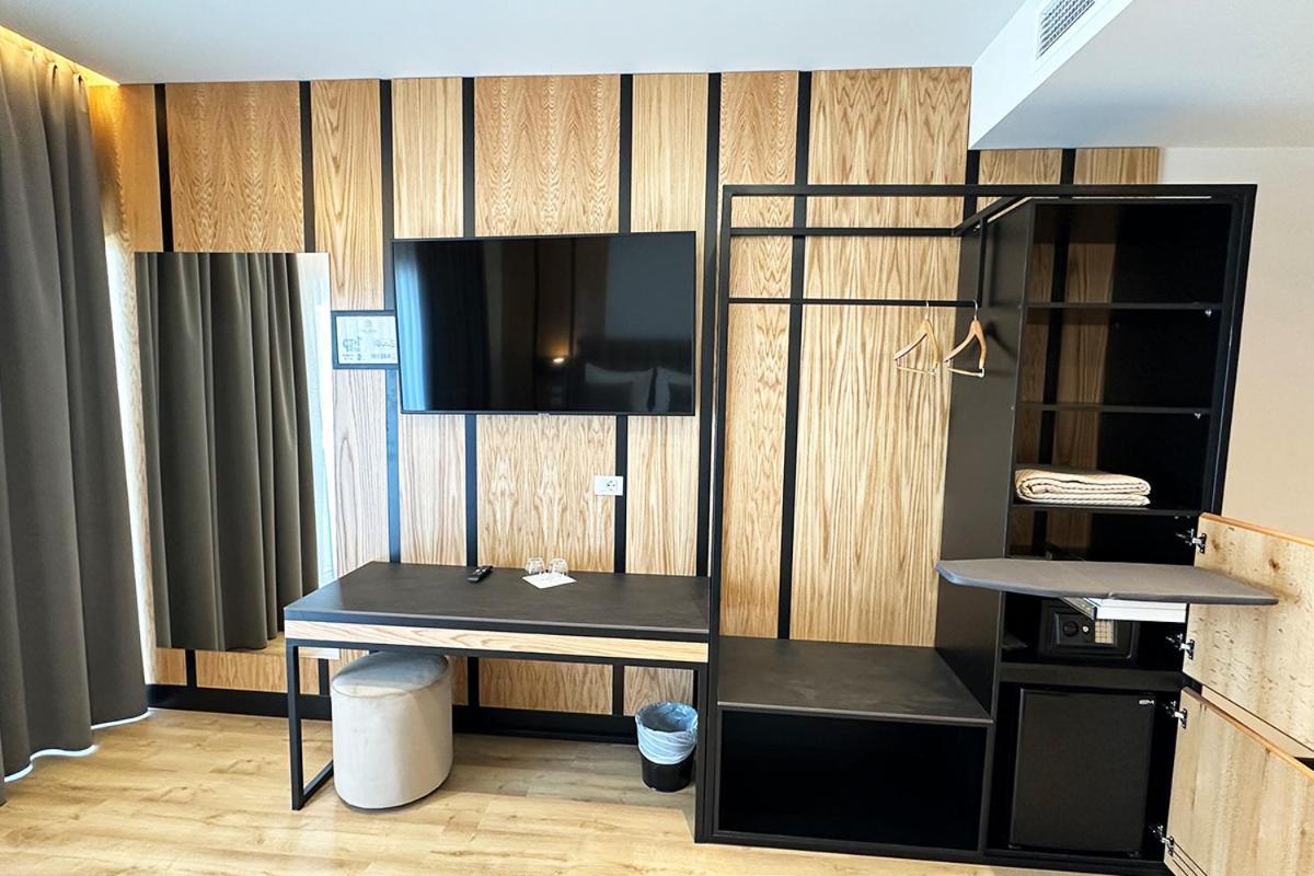 Hotel Delta Durrës Buitenkant foto