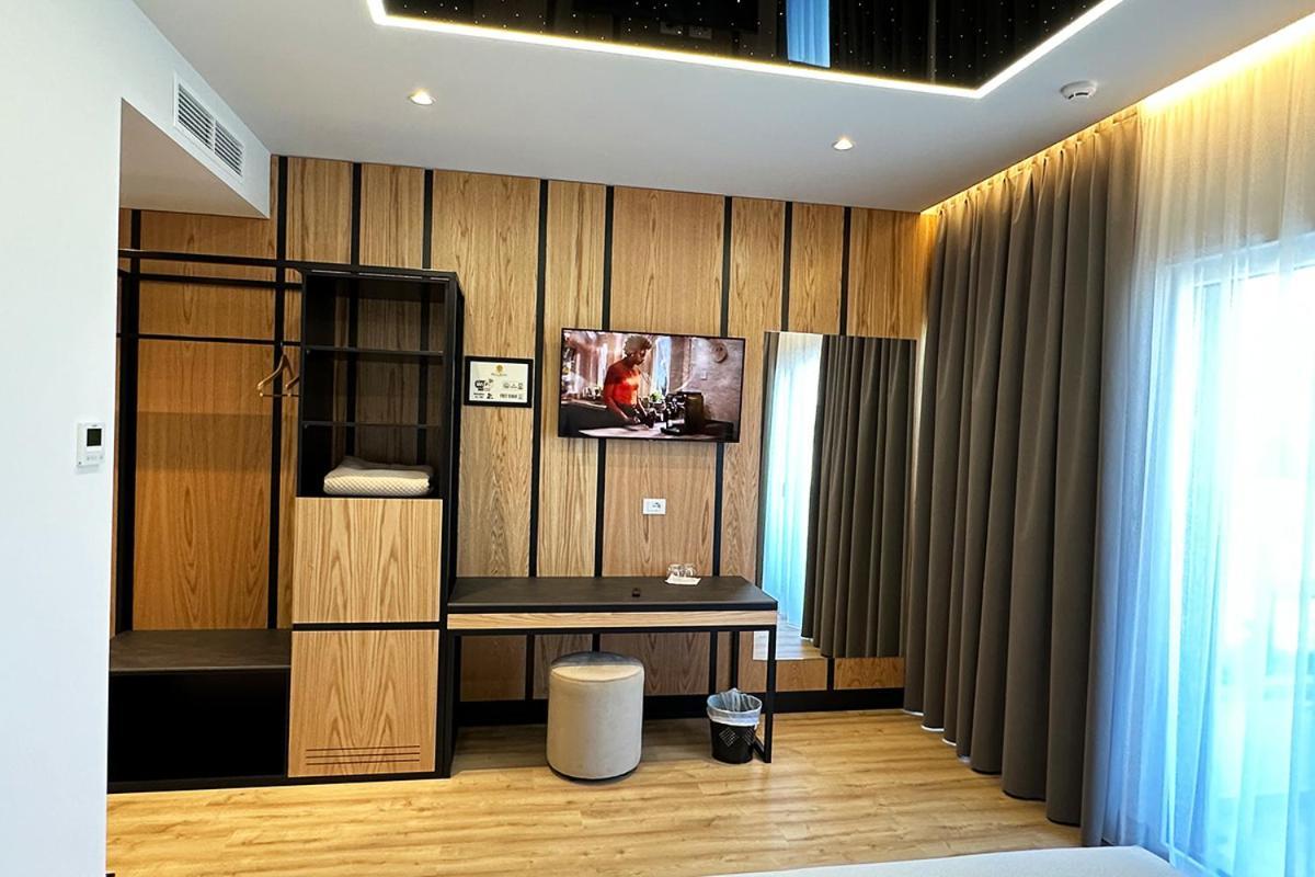 Hotel Delta Durrës Buitenkant foto